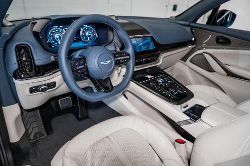 2025 Aston Martin DBX 707
