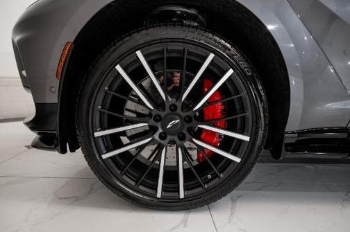 2025 Aston Martin DBX 707