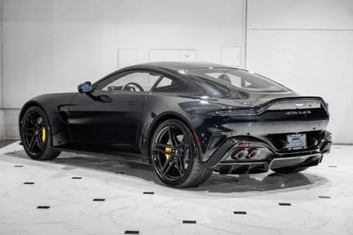 2026 Aston Martin Vantage Base