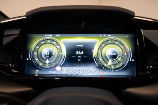 2025 Aston Martin Vantage Base