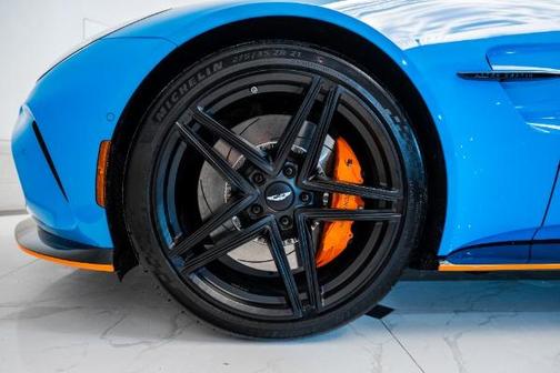 2025 Aston Martin Vantage Base