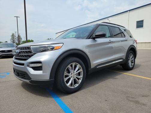 ICONIC SILVER METALLIC 2020 Ford Explorer XLT