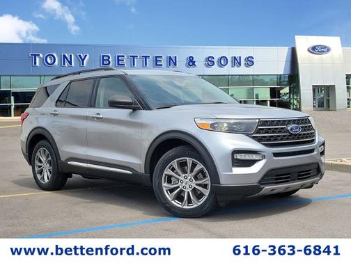 ICONIC SILVER METALLIC 2020 Ford Explorer XLT