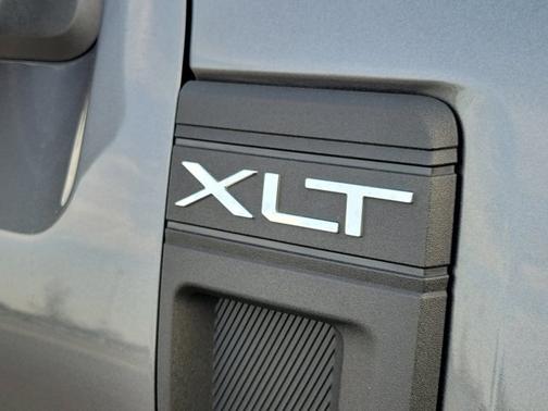 CARBONIZED GRAY METALLIC 2023 Ford Maverick XLT