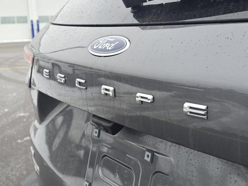 CARBONIZED GRAY 2022 Ford Escape SE