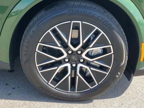 ERUPTION GREEN METALLIC 2025 Ford Mustang Mach-E PREMIUM