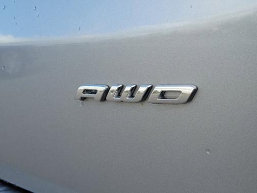 ICONIC SILVER 2024 Ford Edge SEL/ MOONROOF/ TOW PKG/ POWER LIFTGATE/ COLD WEATH