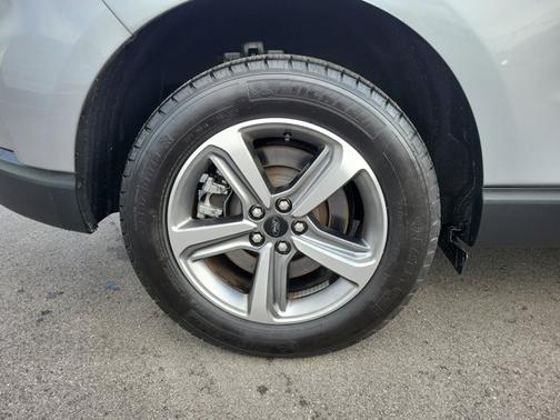 ICONIC SILVER 2024 Ford Edge SEL/ MOONROOF/ TOW PKG/ POWER LIFTGATE/ COLD WEATH