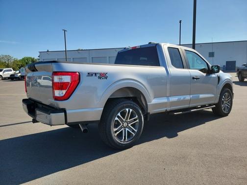 ICONIC SILVER METALLIC 2021 Ford F-150 XL