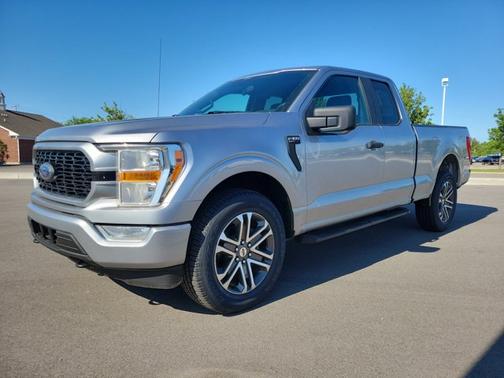 ICONIC SILVER METALLIC 2021 Ford F-150 XL