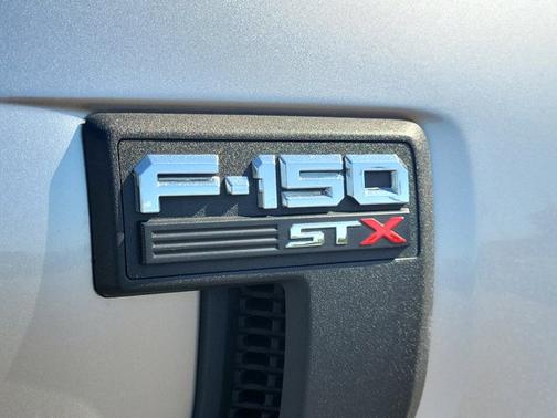 ICONIC SILVER METALLIC 2021 Ford F-150 XL