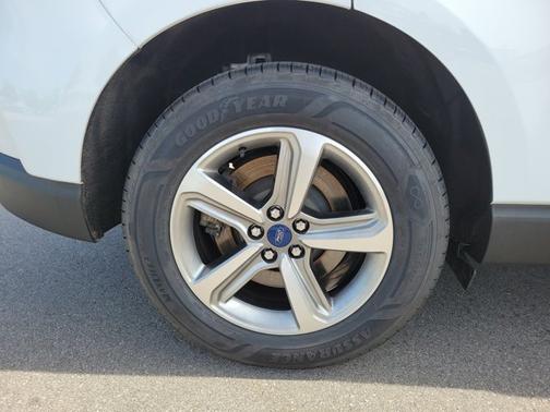 OXFORD WHITE 2022 Ford Edge SEL/ MOONROOF/ TOW PKG/ COLD WEATHER PKG/
