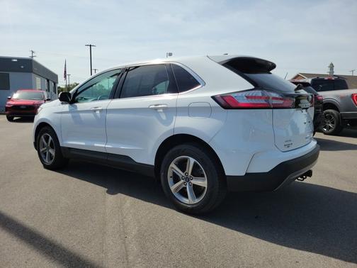 OXFORD WHITE 2022 Ford Edge SEL/ MOONROOF/ TOW PKG/ COLD WEATHER PKG/