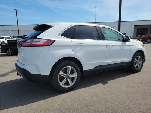 OXFORD WHITE 2022 Ford Edge SEL/ MOONROOF/ TOW PKG/ COLD WEATHER PKG/