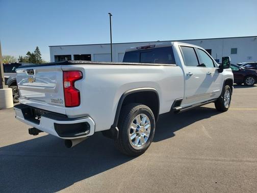 Pearl 2024 Chevrolet Silverado 2500 HIGH COUNTRY