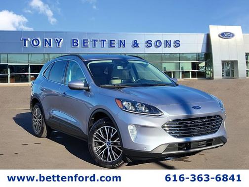 2022 Ford Escape TITANIUM