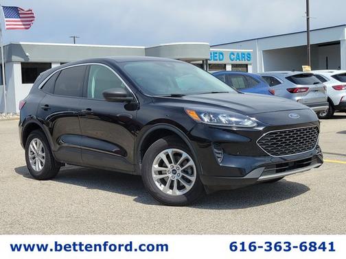 AGATE BLACK METALLIC 2022 Ford Escape SE