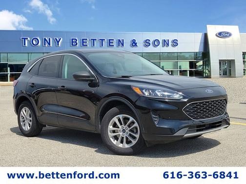 AGATE BLACK METALLIC 2022 Ford Escape SE