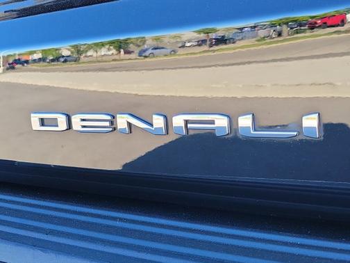Onyx Black 2021 GMC Yukon DENALI