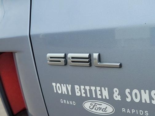 ICED BLUE SILVER METALLIC 2022 Ford Escape SEL