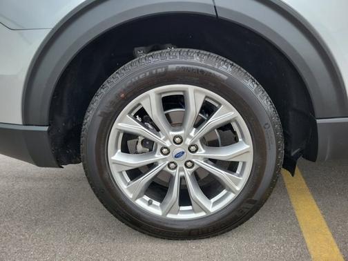 ICONIC SILVER METALLIC 2024 Ford Explorer LIMITED
