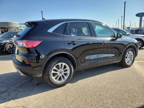 AGATE BLACK METALLIC 2022 Ford Escape SE