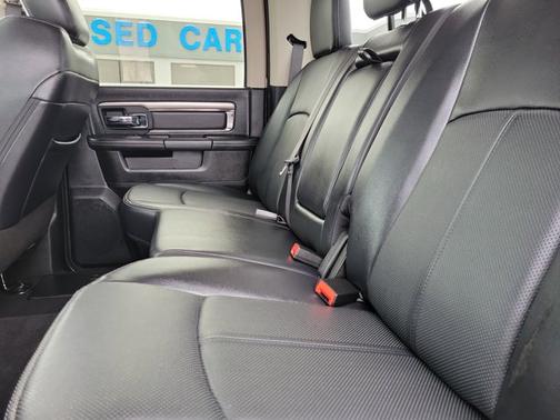 Delmonico Red Pearlcoat 2018 RAM 3500 LARAMIE