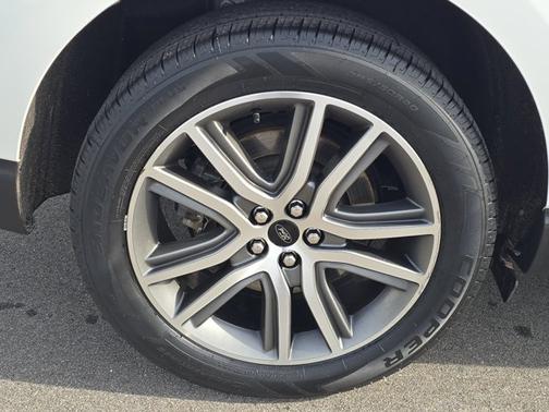 STAR WHITE 2023 Ford Edge TITANIUM