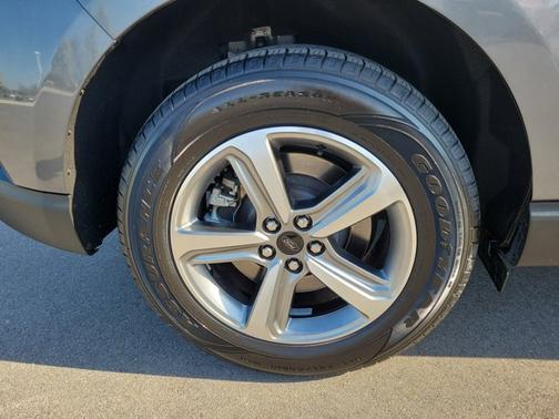 CARBONIZED GRAY 2024 Ford Edge SEL/ MOON/ TOW PKG/ COLD WEATHER PKG/ POWER LIFTGA