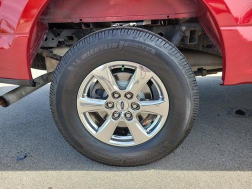 RUBY RED METALLIC TINTED CC 2019 Ford F-150 XLT