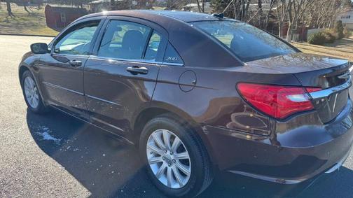 2013 Chrysler 200 Touring