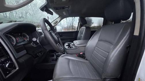 2017 RAM 2500 Tradesman Crew Cab 4x4 8' Box