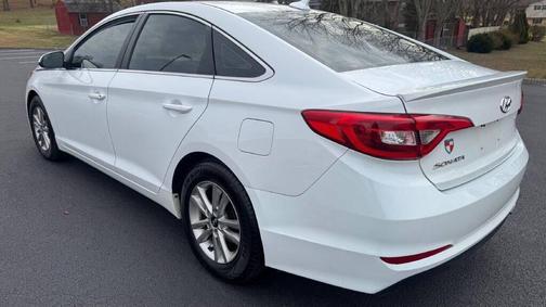 2017 Hyundai SONATA SE