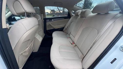 2017 Hyundai SONATA SE