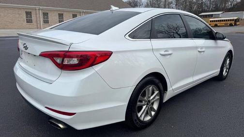 2017 Hyundai SONATA SE
