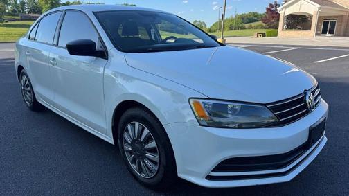 Pure White 2015 Volkswagen Jetta Auto S w/Technology