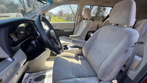 2015 Toyota Sienna LE