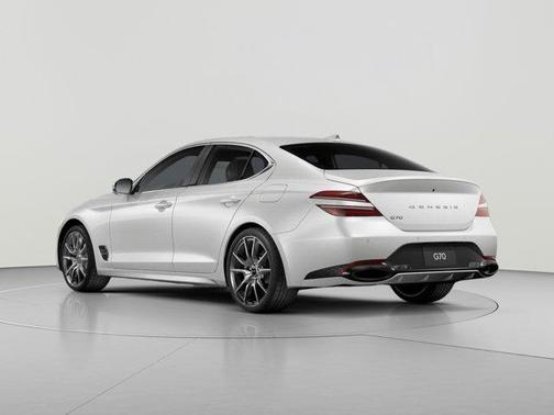 Uyuni White 2026 Genesis G70 2.5T Prestige