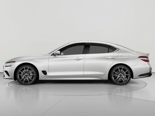 Uyuni White 2026 Genesis G70 2.5T Prestige