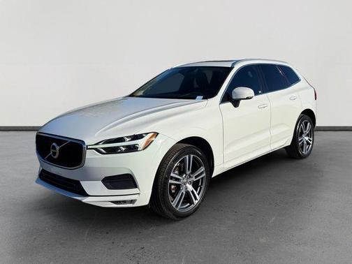 2021 Volvo XC60 T5 Momentum