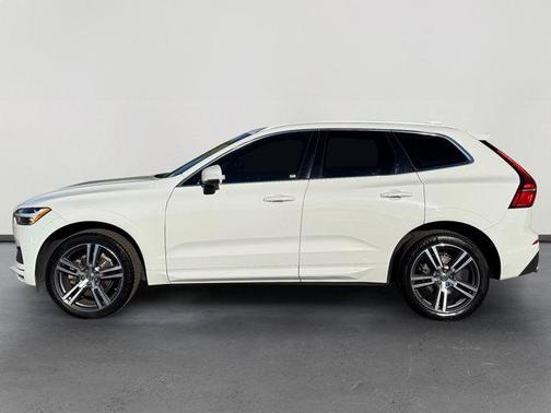 2021 Volvo XC60 T5 Momentum