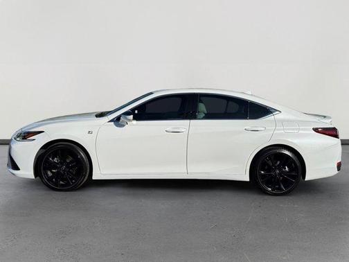 2024 Lexus ES 300h F SPORT Handling