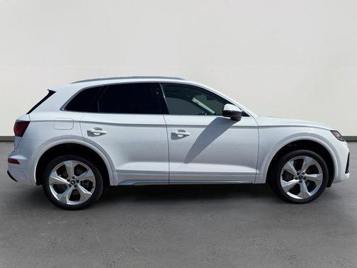 2021 Audi Q5 40 Premium Plus