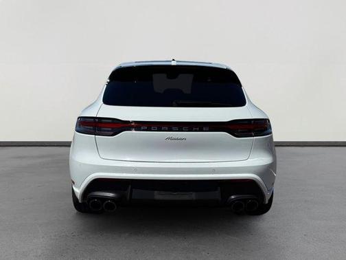 White 2024 Porsche Macan Base