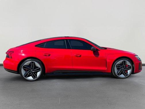 2022 Audi RS e-tron GT Base