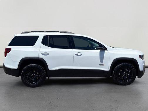 Summit White 2023 GMC Acadia AT4