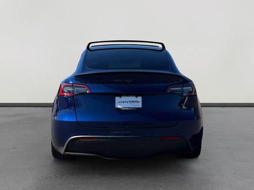 Blue 2022 Tesla Model Y Performance