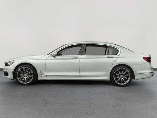 2018 BMW 740 i