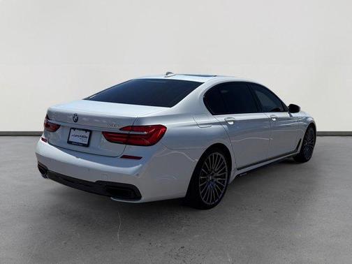 2018 BMW 740 i