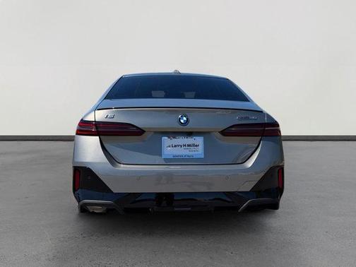 Gray Metallic 2025 BMW i5 eDrive40